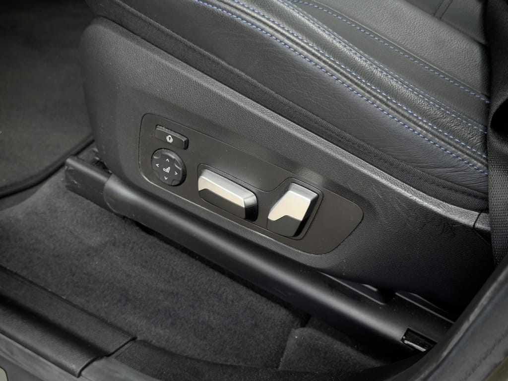 BMW iX3 — foto 8