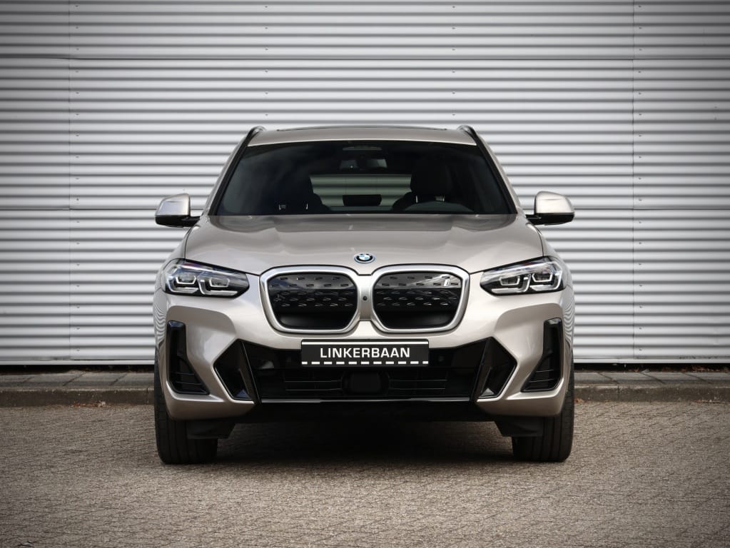 BMW iX3 — foto 13