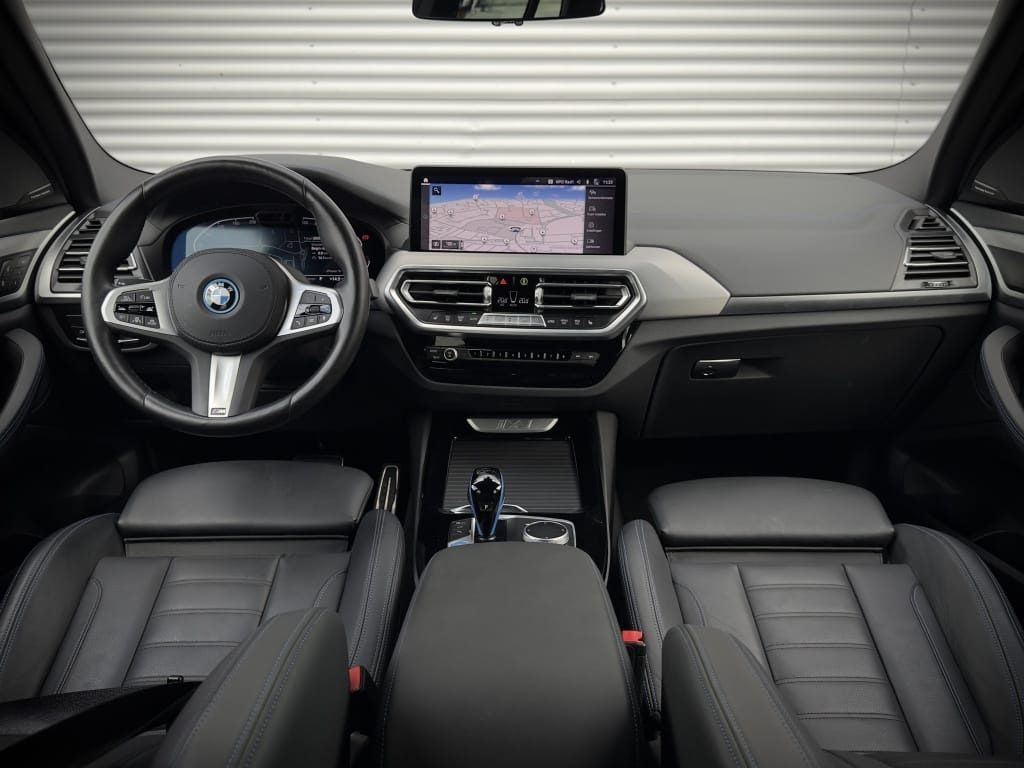 BMW iX3 — foto 17