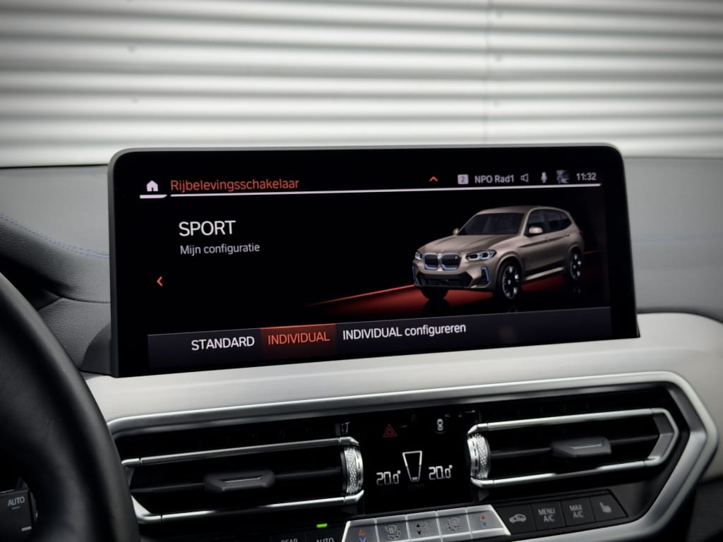 BMW iX3 — foto 26