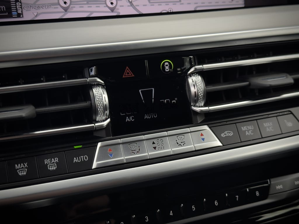 BMW iX3 — foto 28