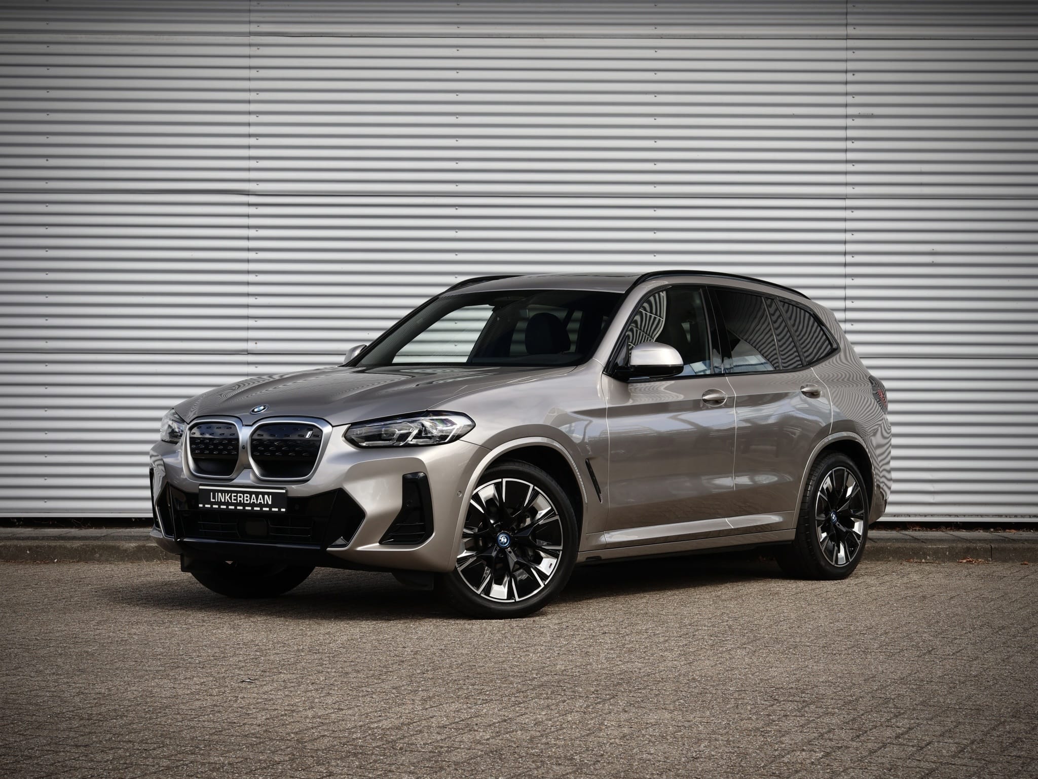 BMW iX3 — foto 3
