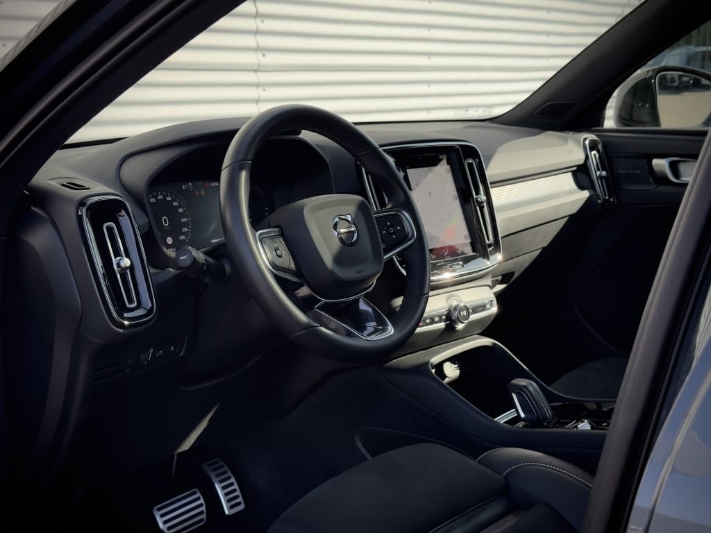 Volvo XC40 — foto 6