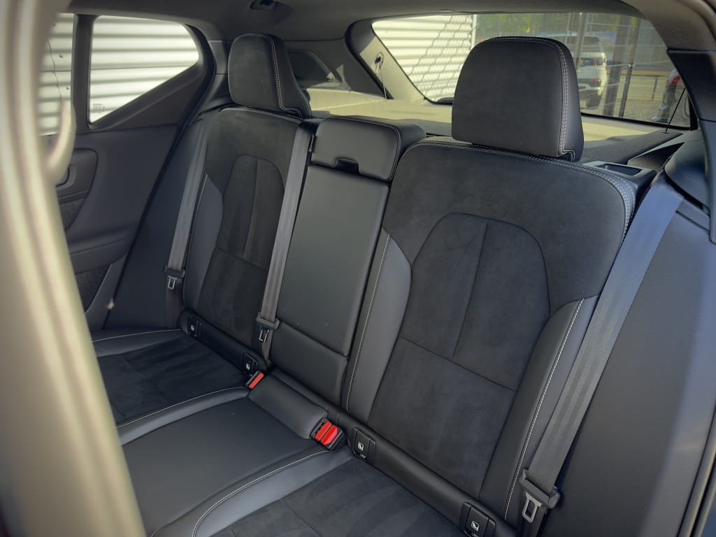 Volvo XC40 — foto 9