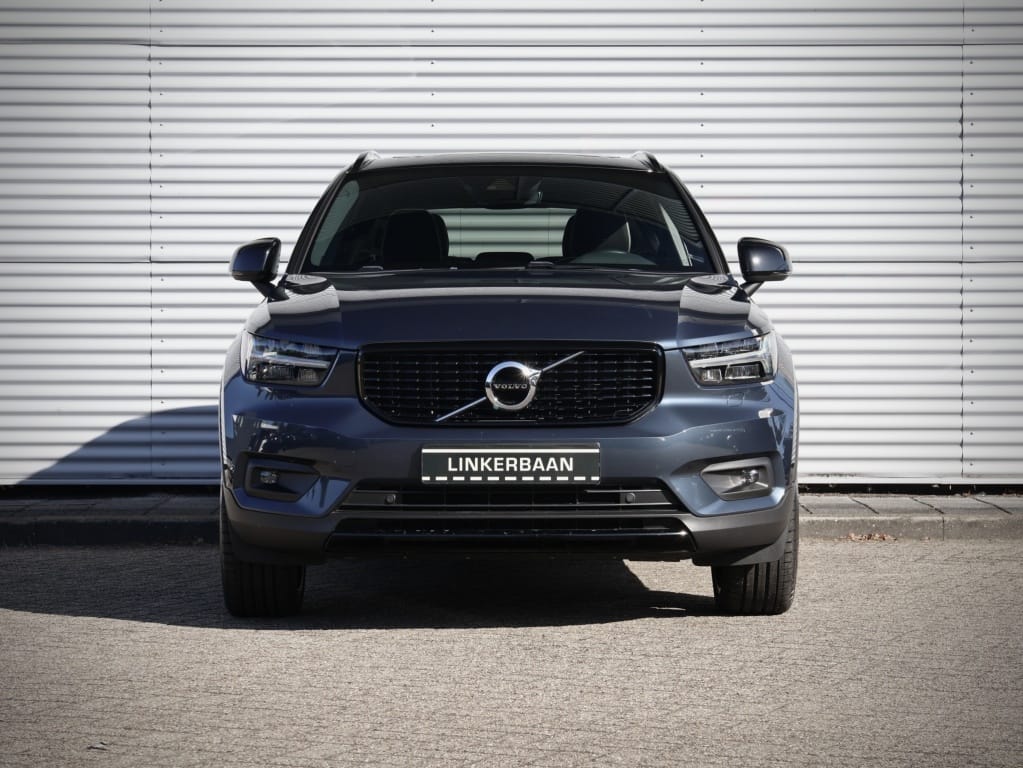 Volvo XC40 — foto 13