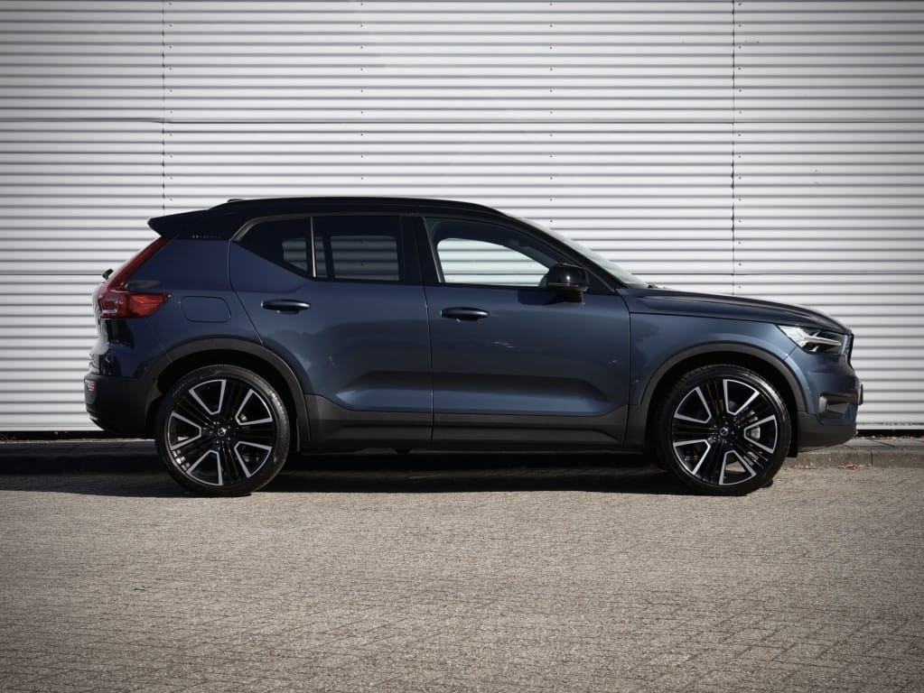 Volvo XC40 — foto 15