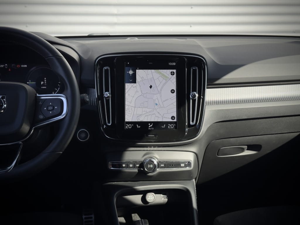 Volvo XC40 — foto 18