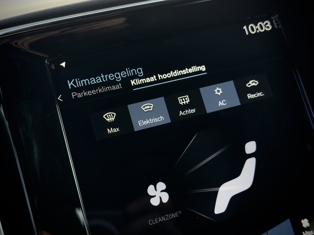 Volvo XC40 — foto 24