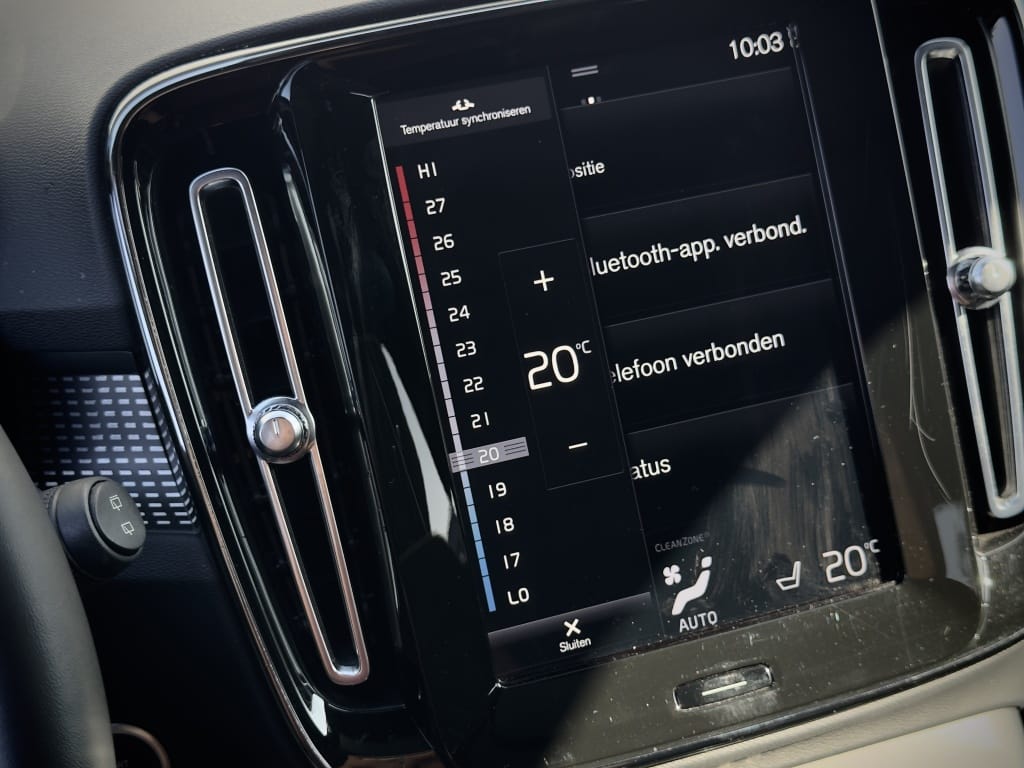 Volvo XC40 — foto 25