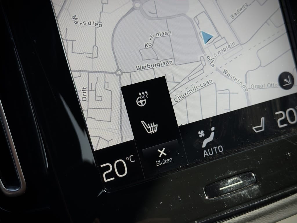 Volvo XC40 — foto 26