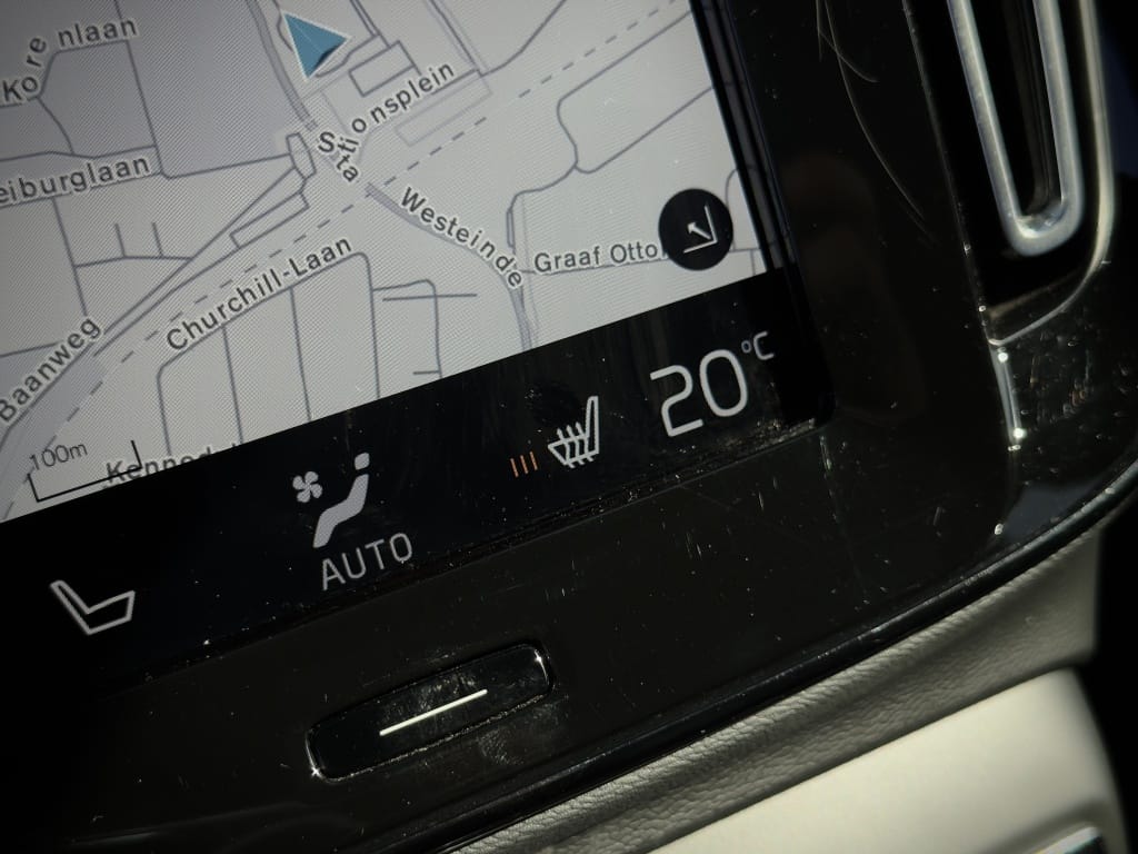 Volvo XC40 — foto 27