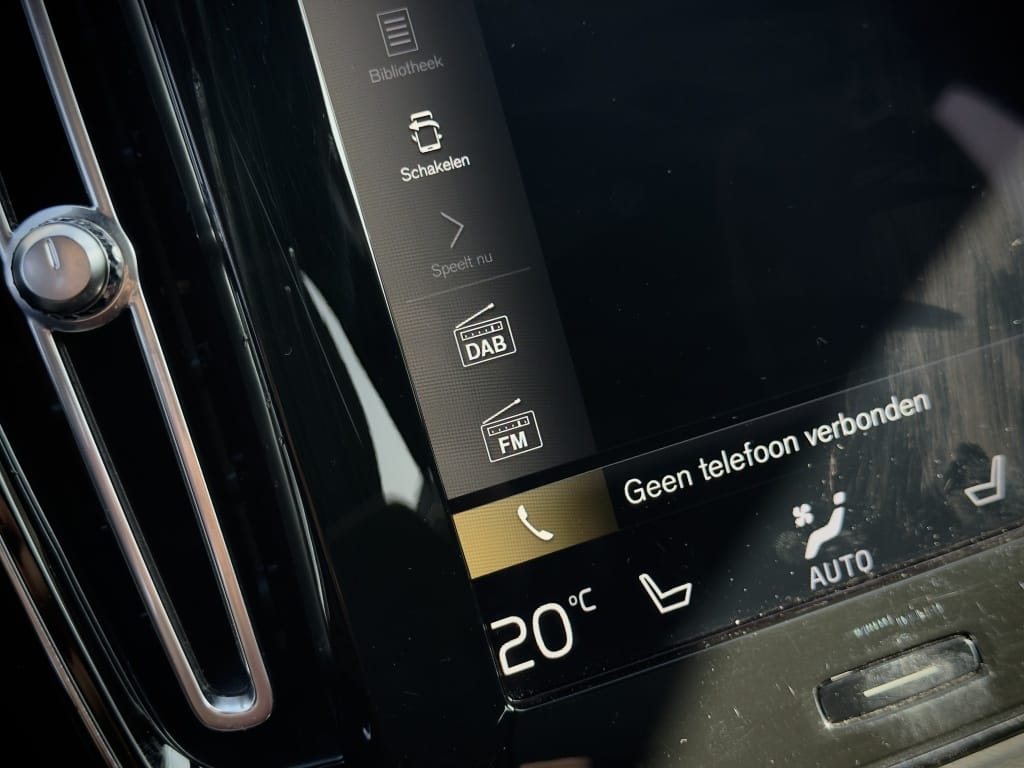 Volvo XC40 — foto 28
