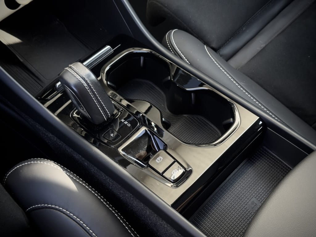 Volvo XC40 — foto 29