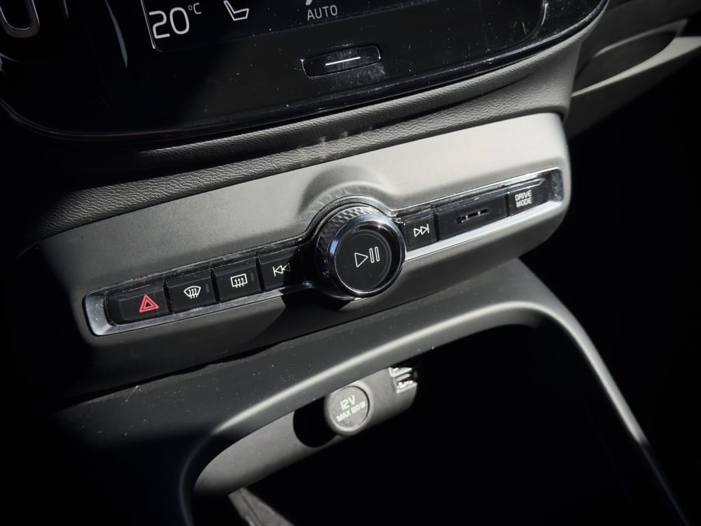 Volvo XC40 — foto 33
