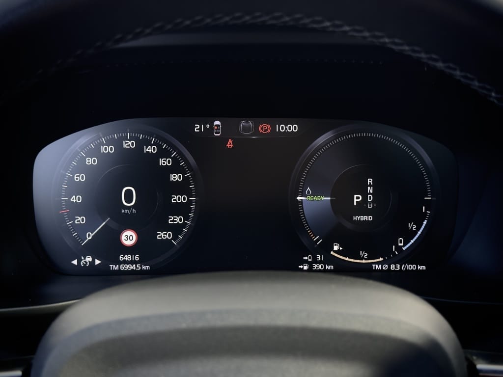 Volvo XC40 — foto 36