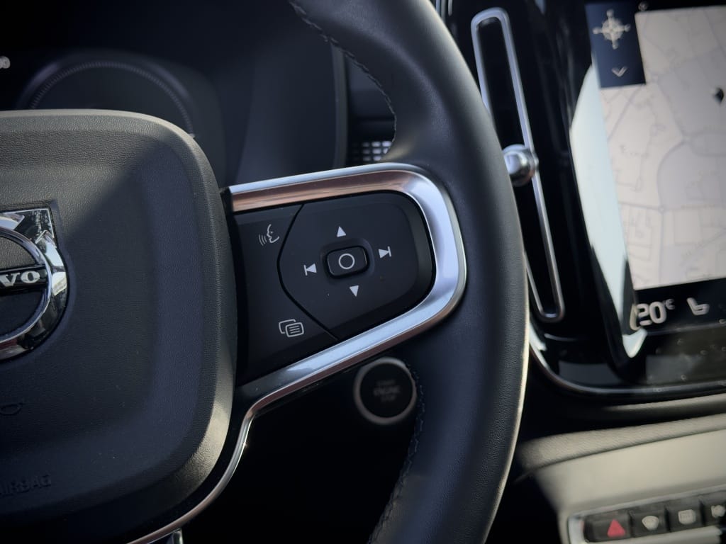 Volvo XC40 — foto 39