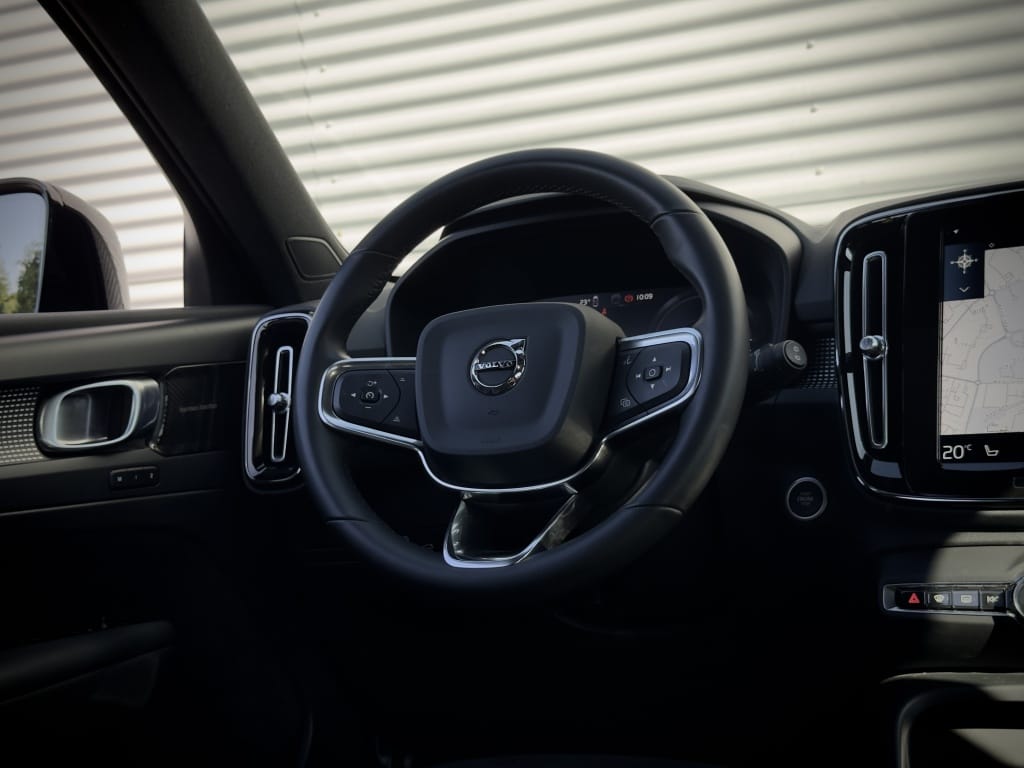 Volvo XC40 — foto 48