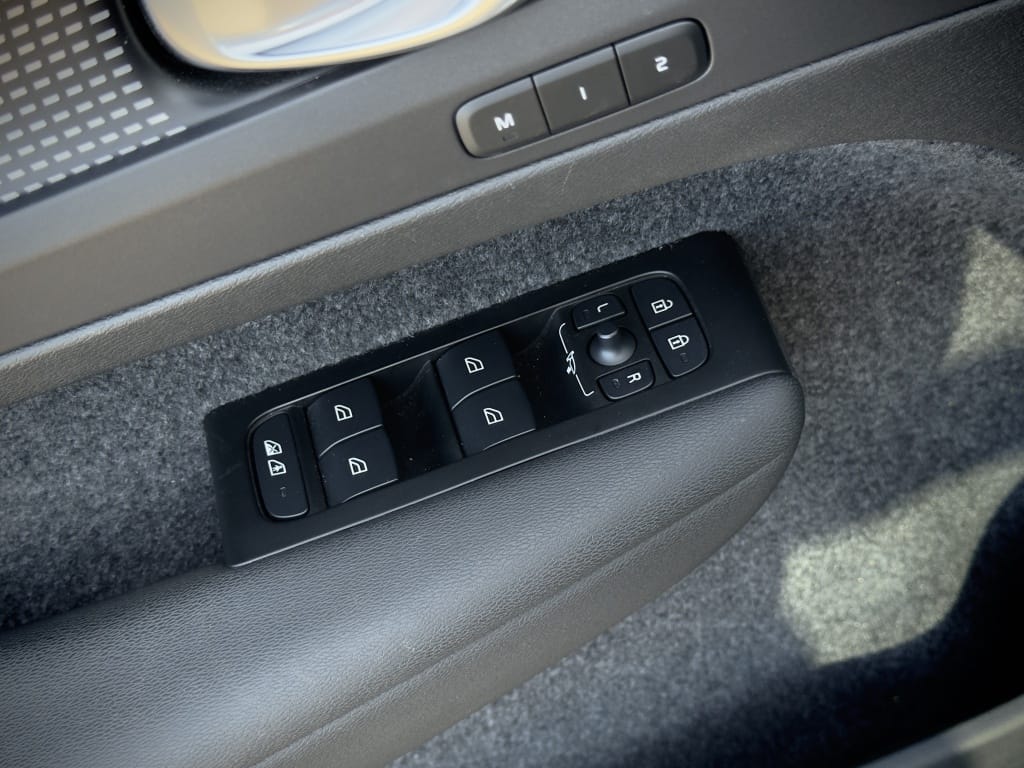 Volvo XC40 — foto 49