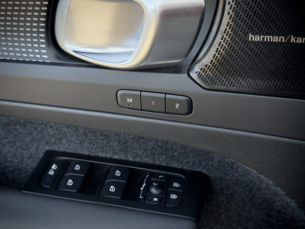 Volvo XC40 — foto 51