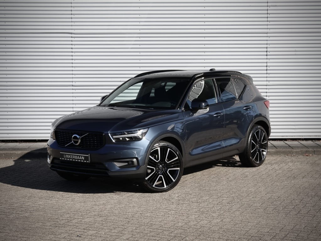 Volvo XC40 — foto 57