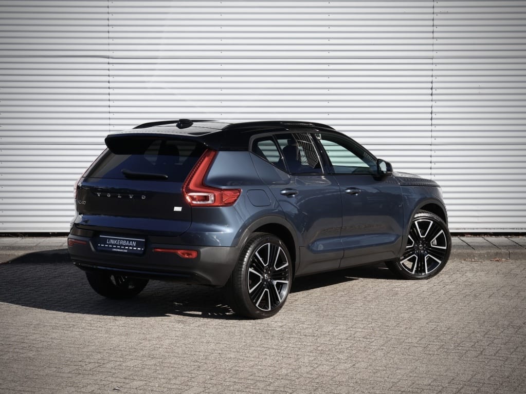 Volvo XC40 — foto 58