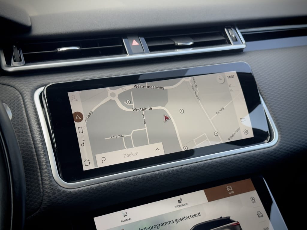 Land Rover Range Rover Velar — foto 18