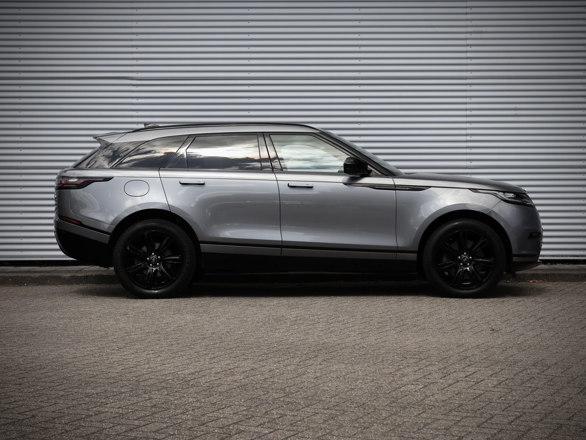 Land Rover Range Rover Velar — foto 15