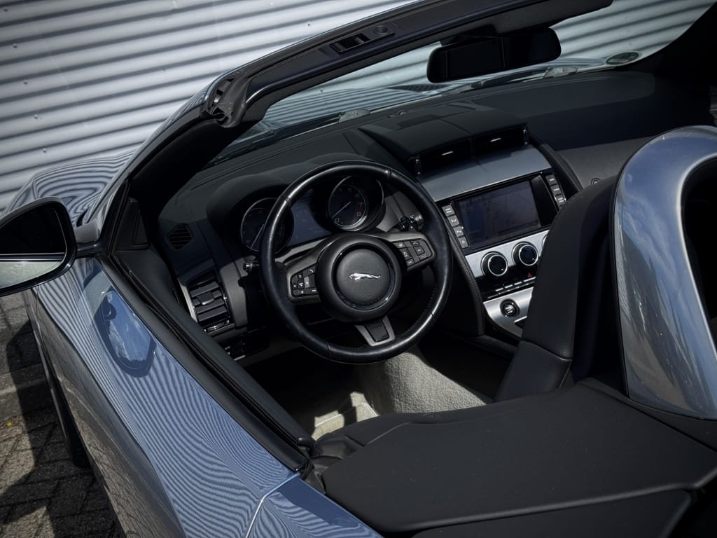 Jaguar F-Type — foto 40