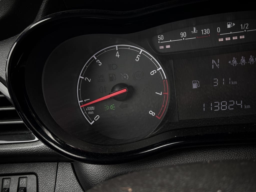 Opel KARL — foto 33