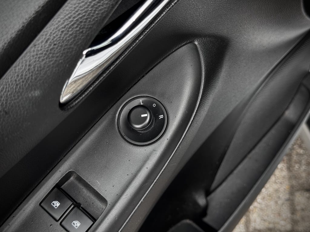 Opel KARL — foto 41