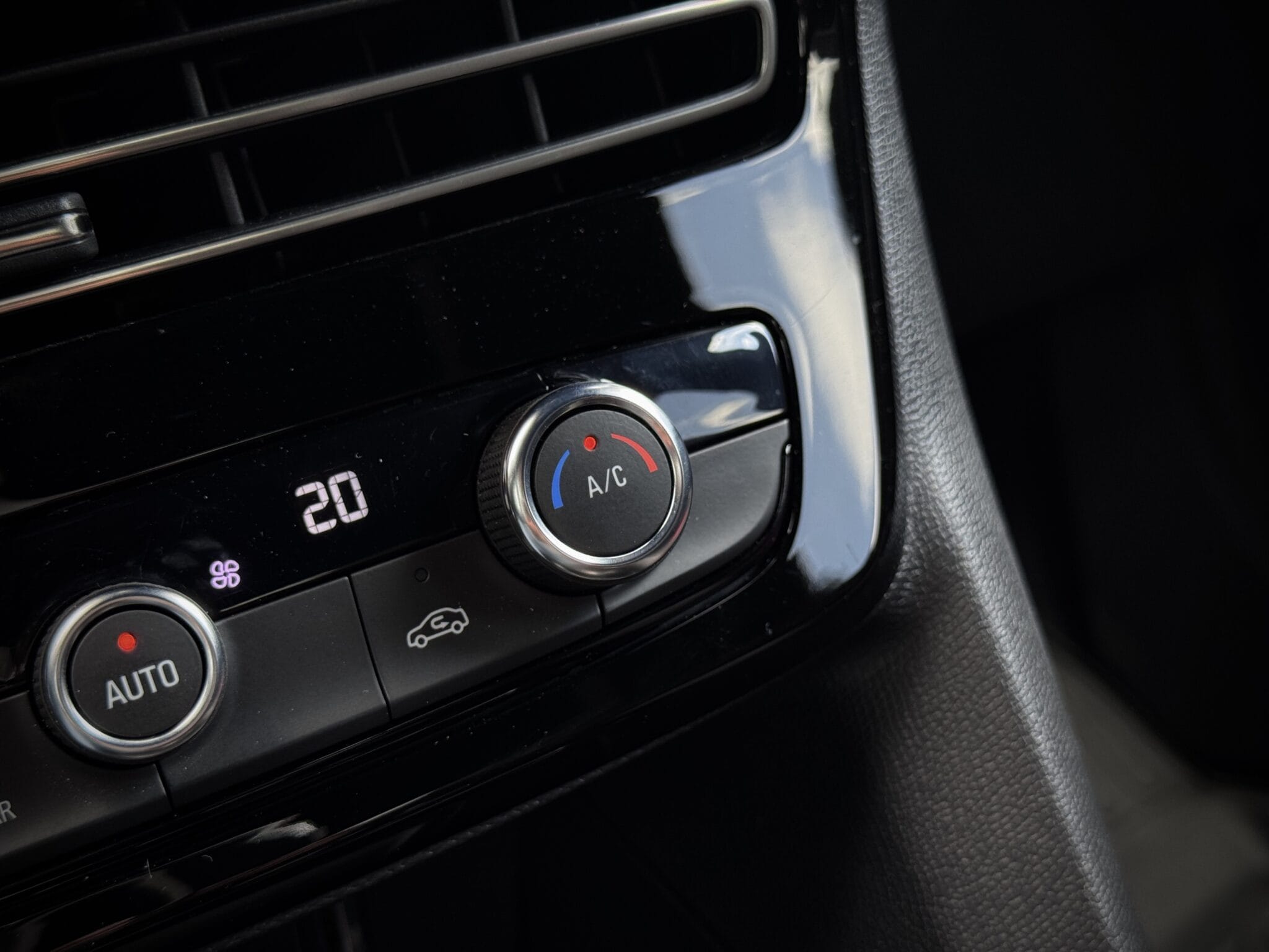 Opel Mokka — foto 30