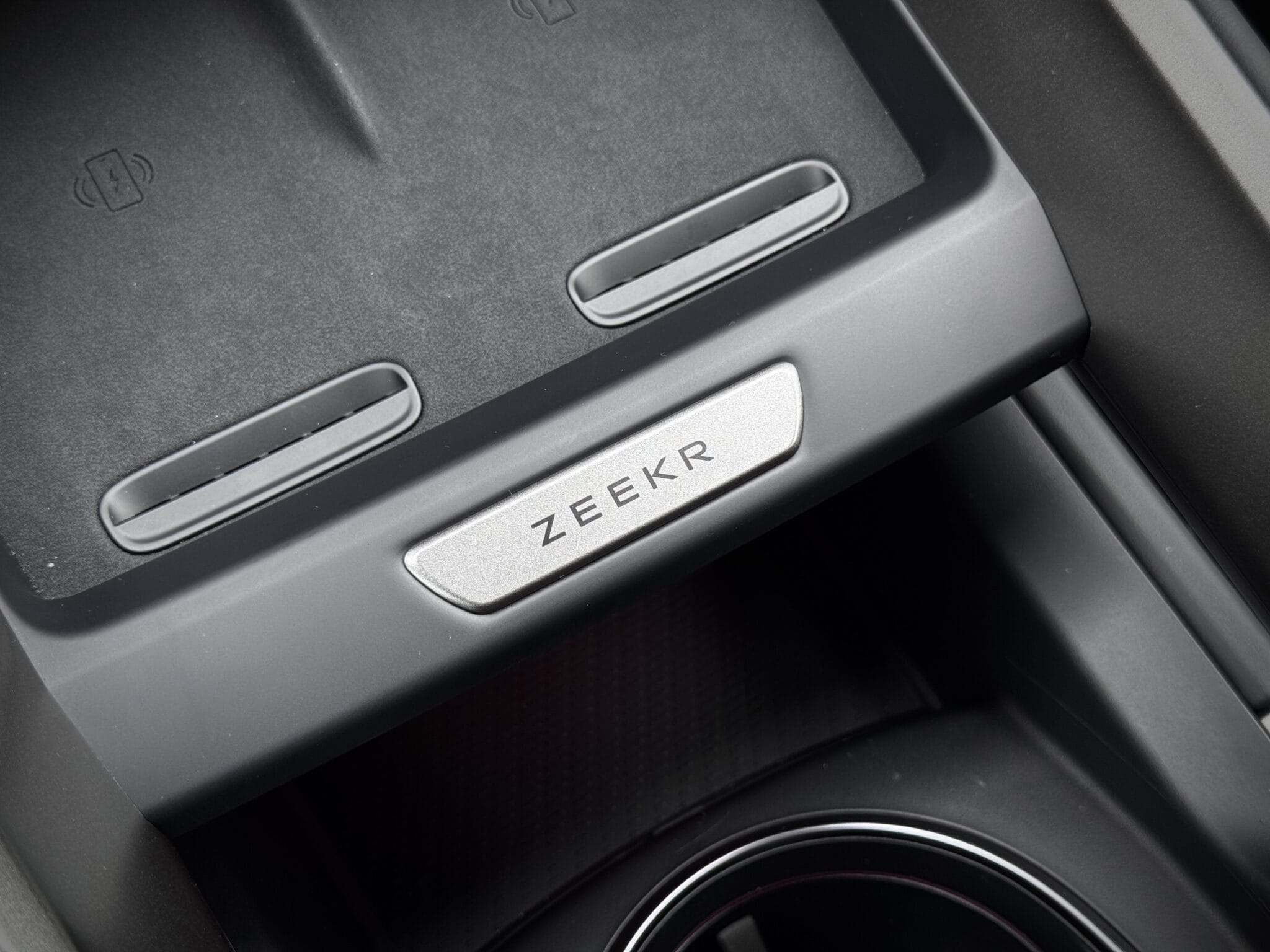 ZEEKR 7GT — foto 28