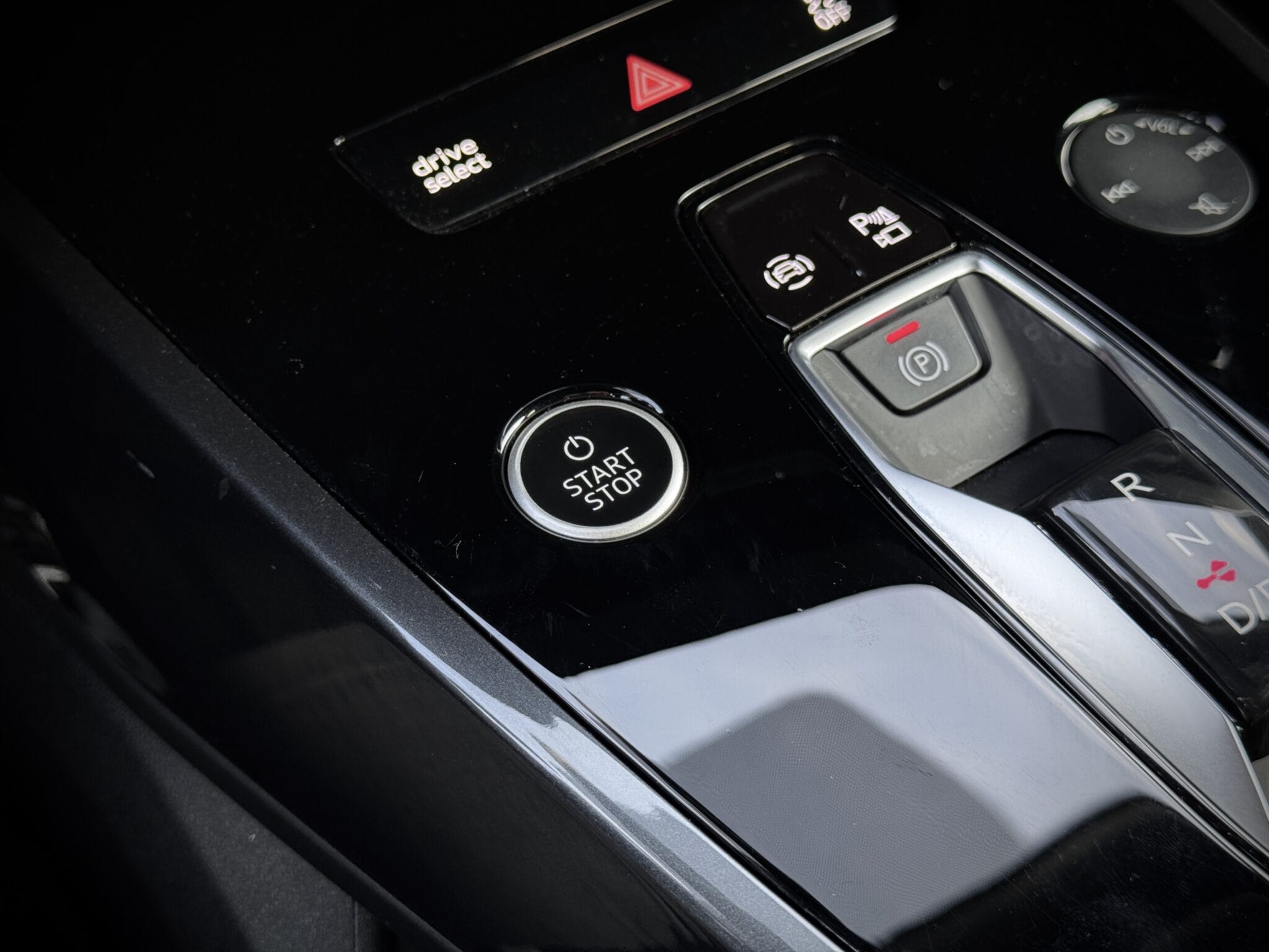 Audi Q4 e-tron — foto 28