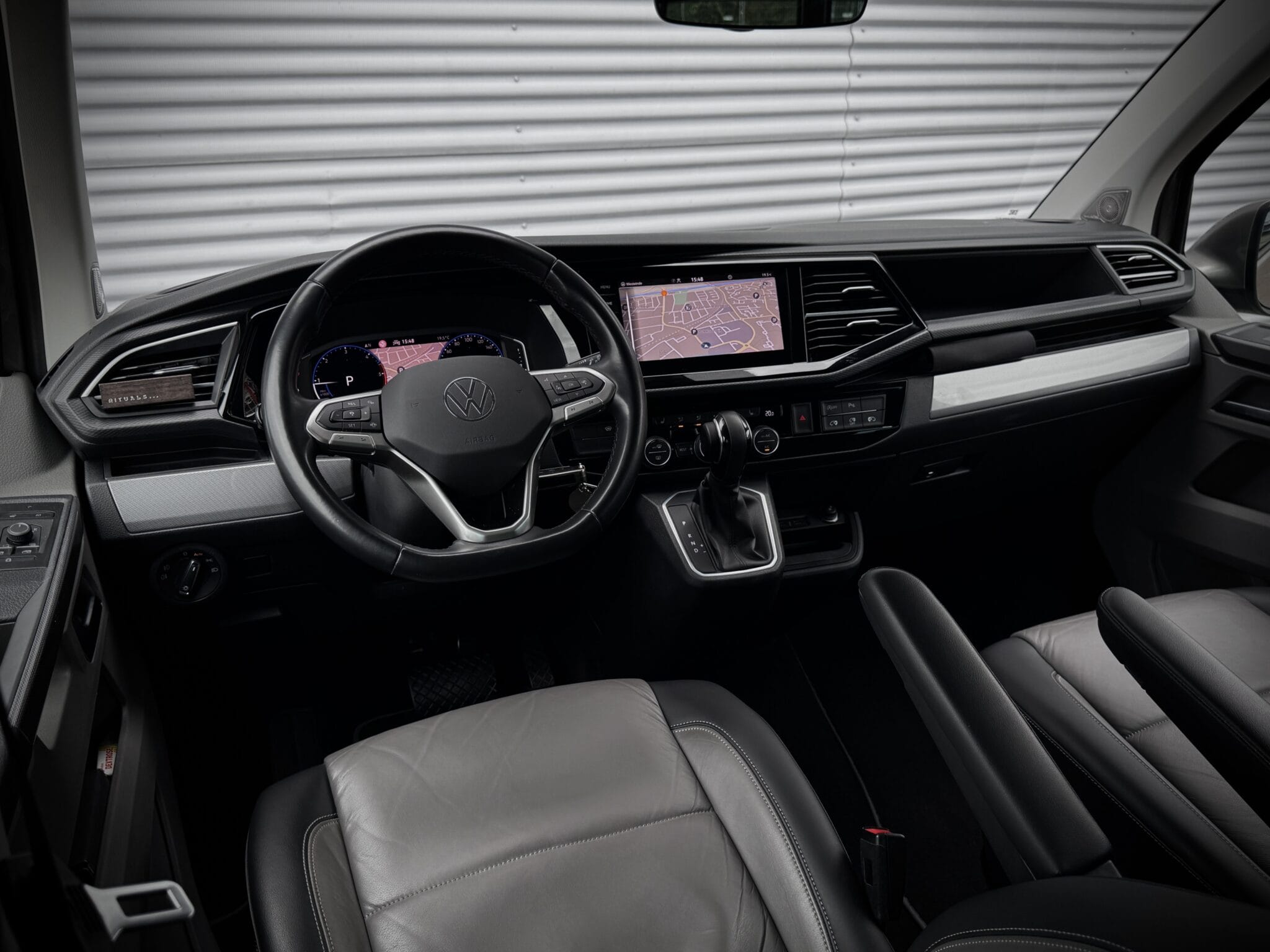 Volkswagen T6.1 Transporter Caravelle — foto 4