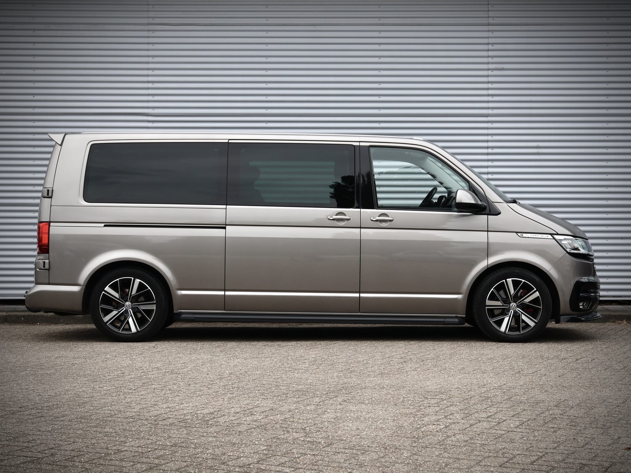Volkswagen T6.1 Transporter Caravelle — foto 12