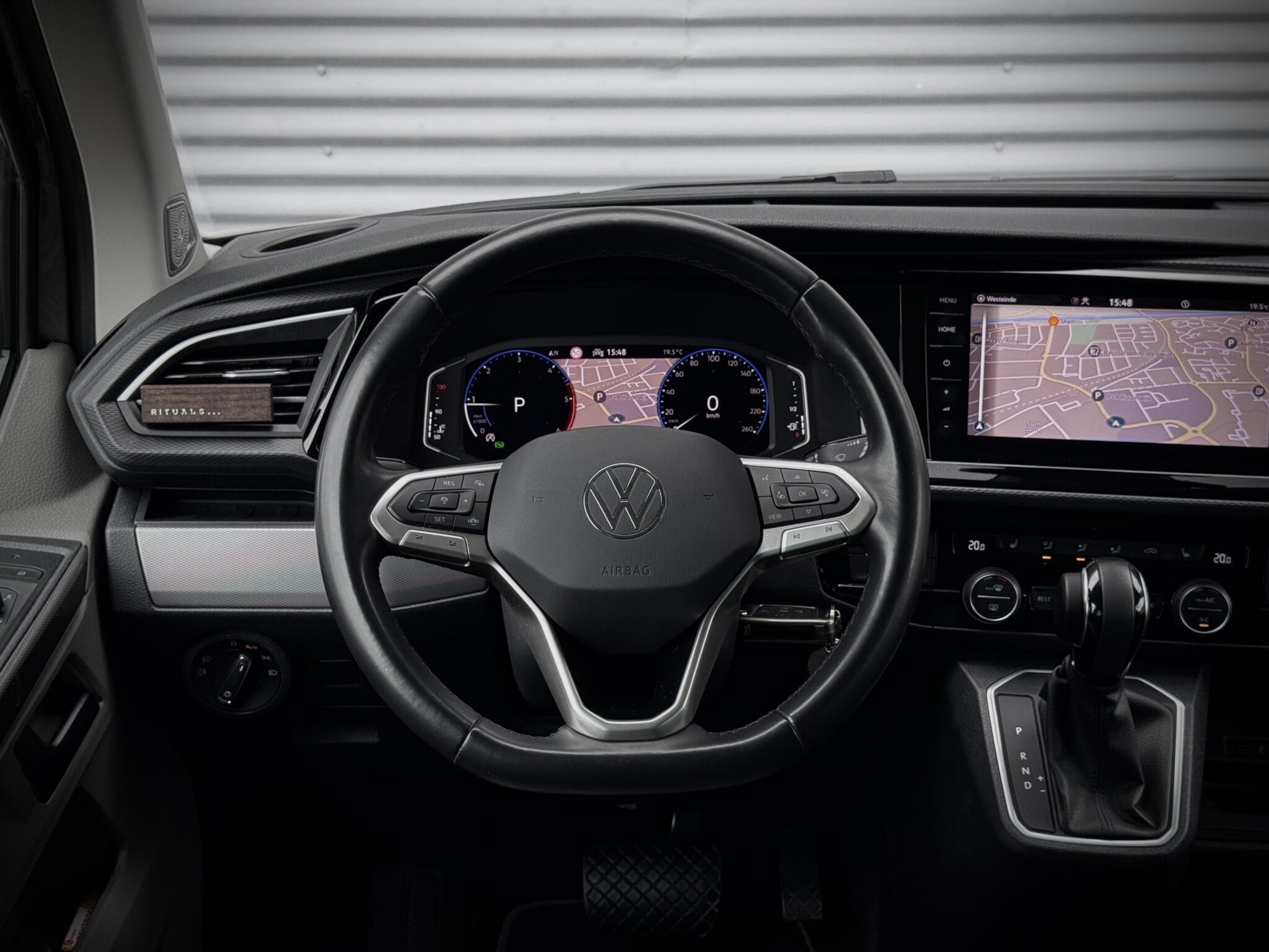 Volkswagen T6.1 Transporter Caravelle — foto 27