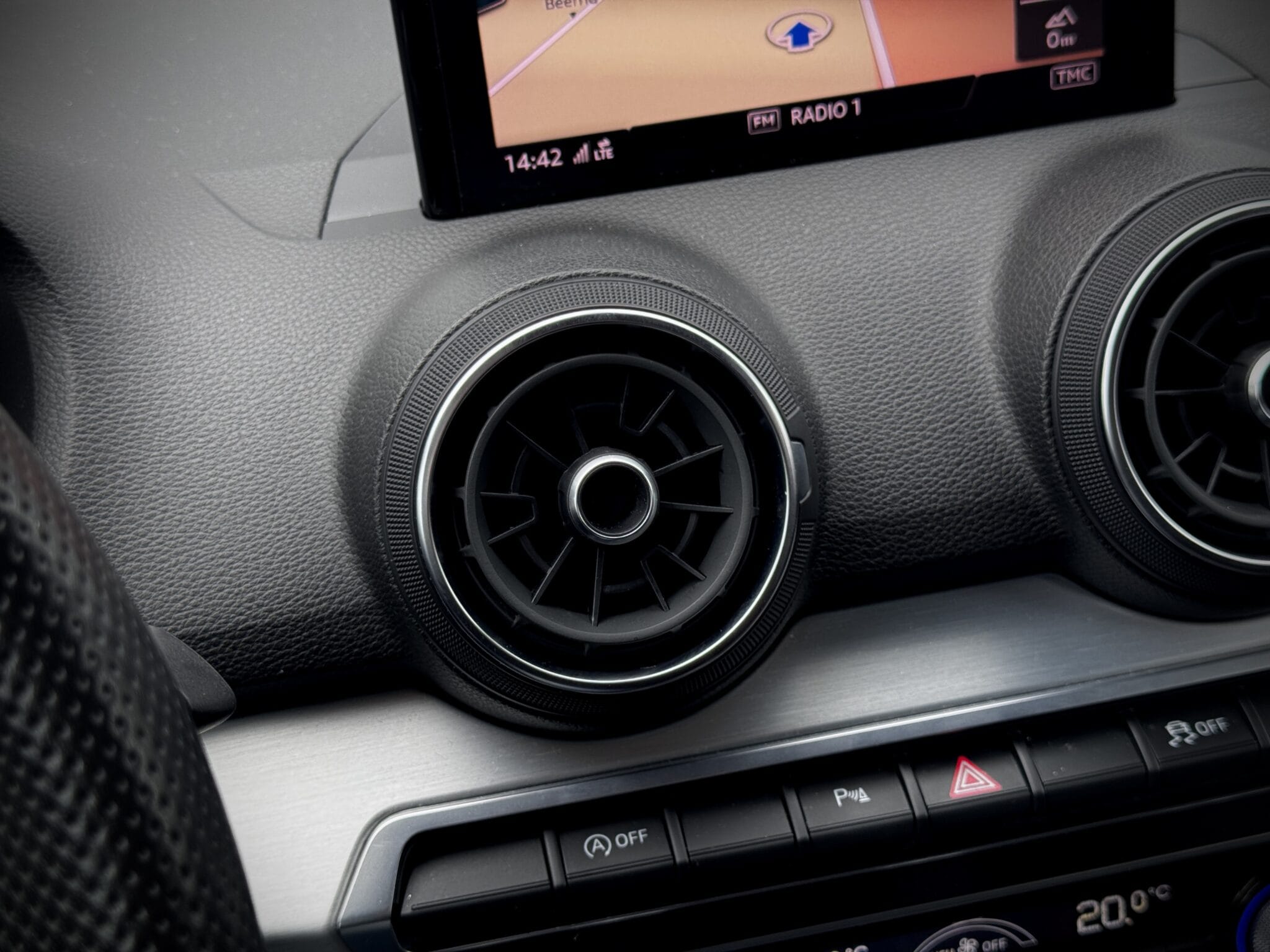 Audi Q2 — foto 27