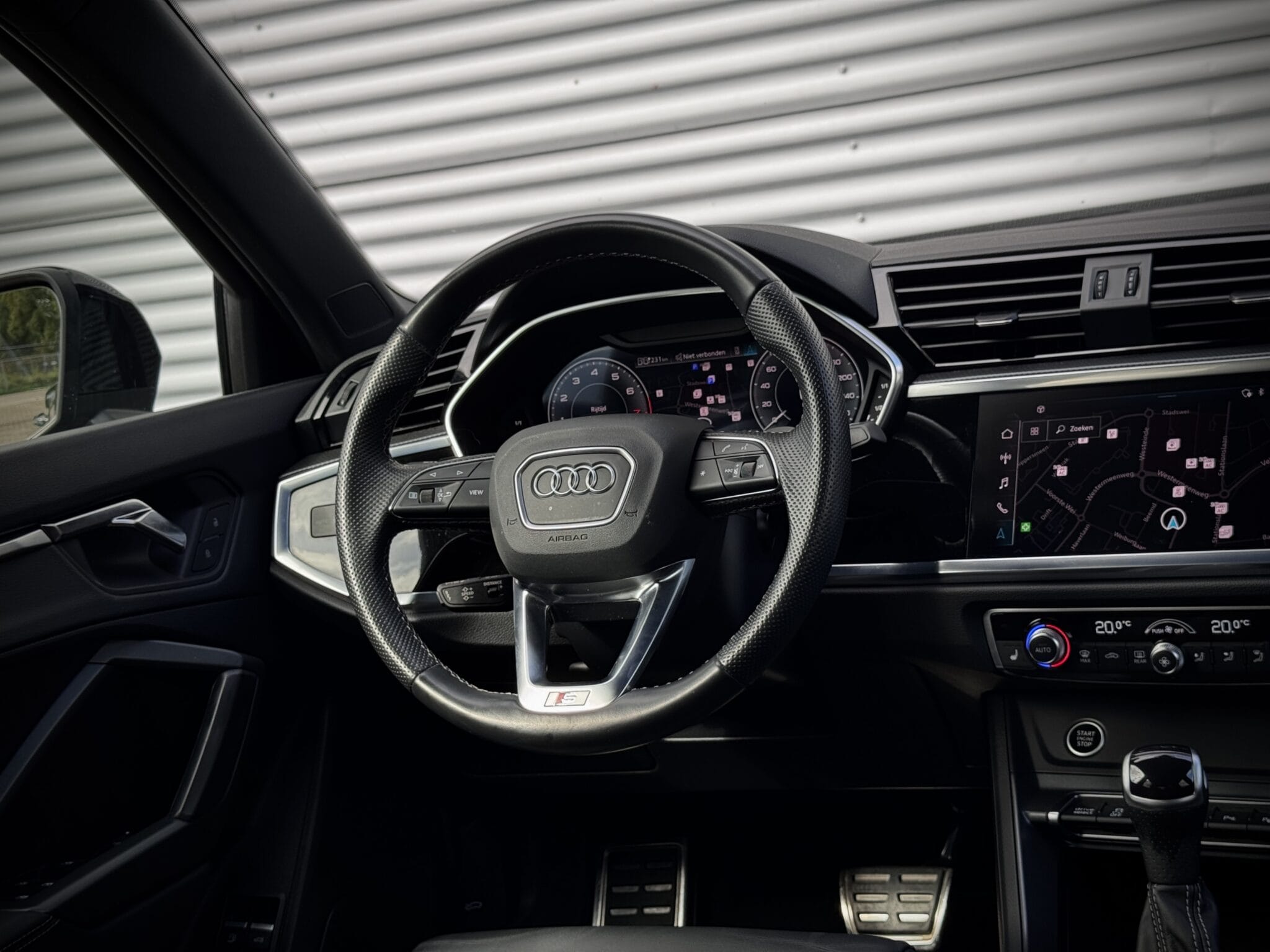 Audi Q3 — foto 11