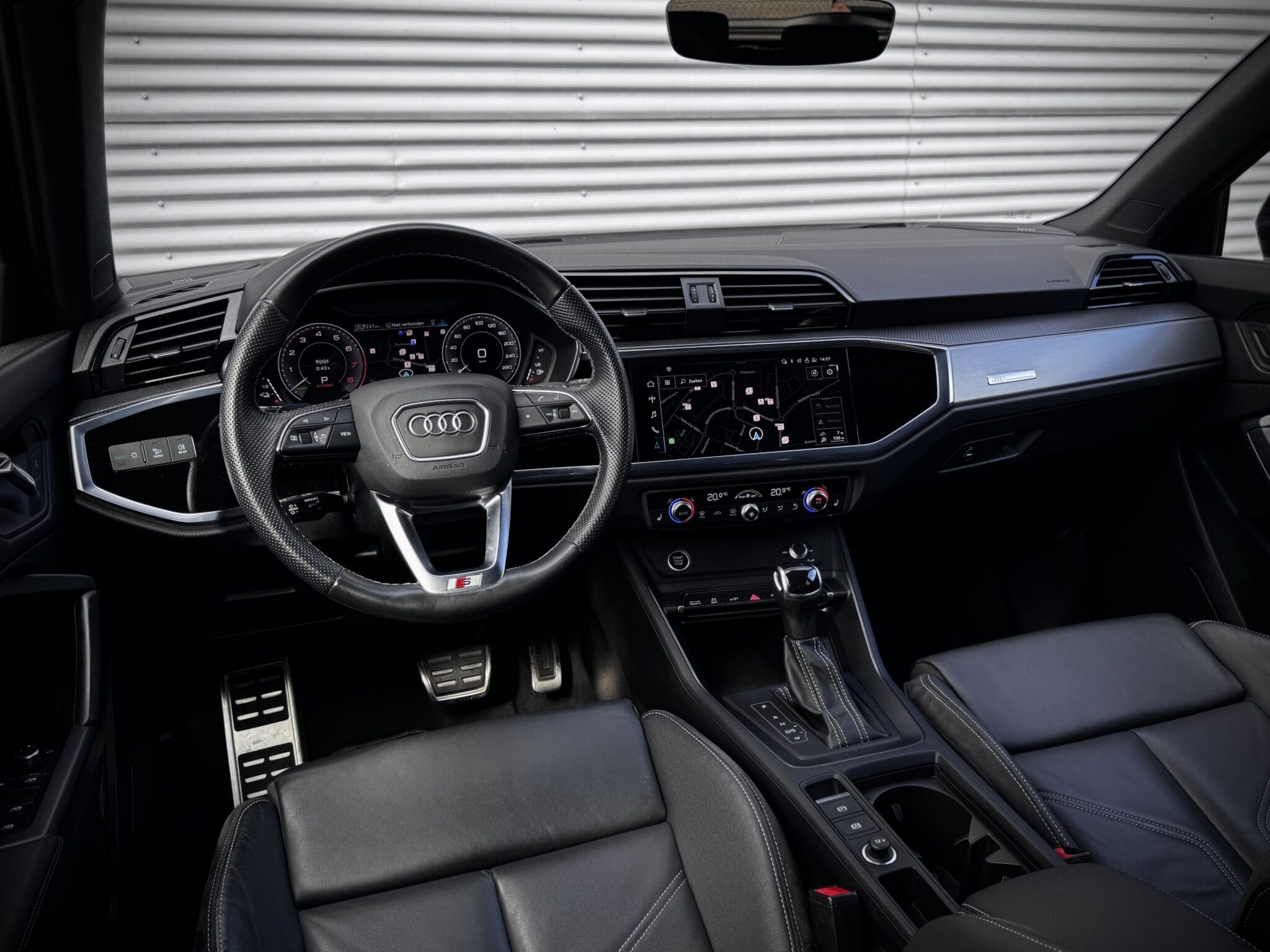 Audi Q3 — foto 13