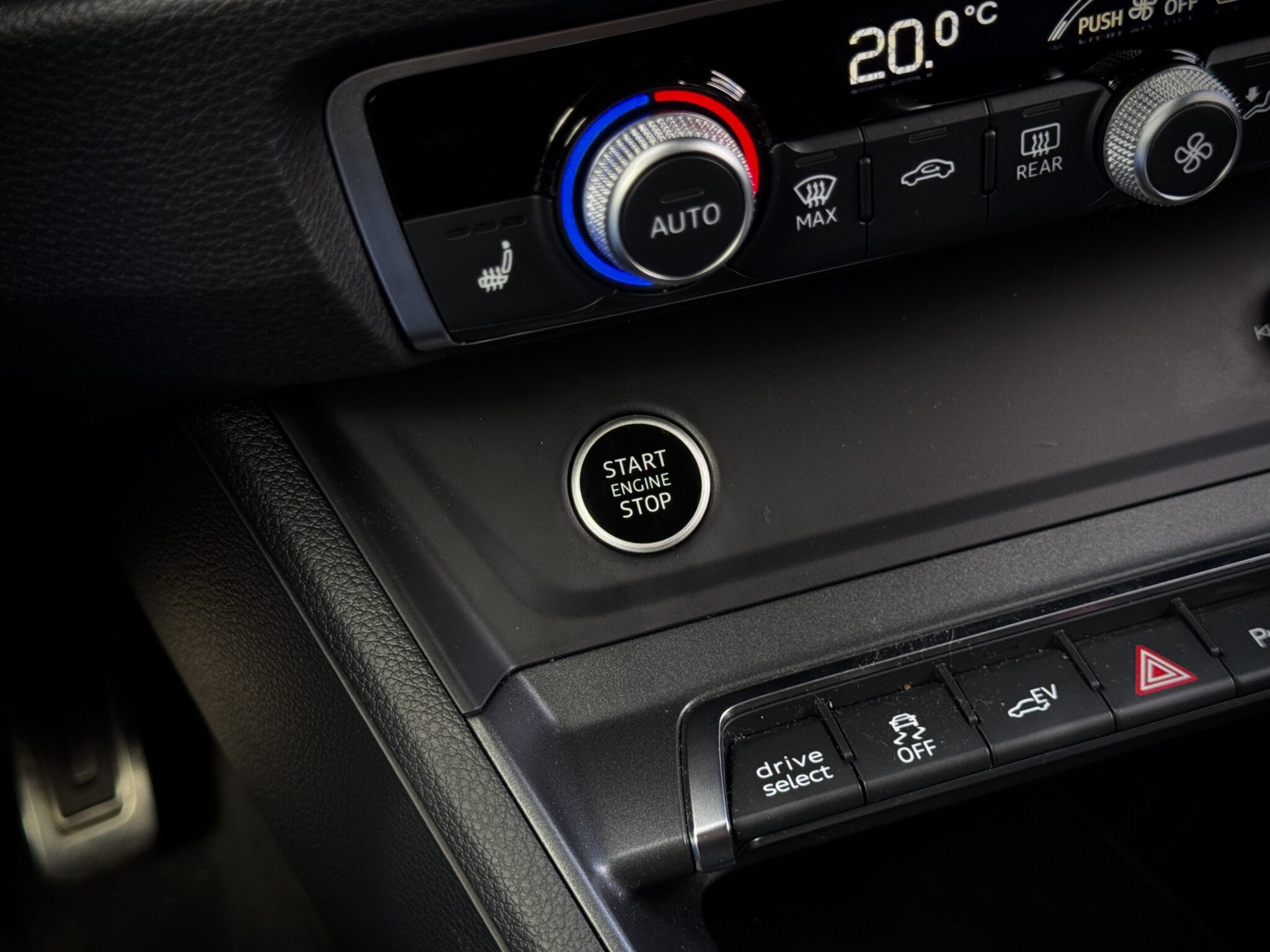 Audi Q3 — foto 27