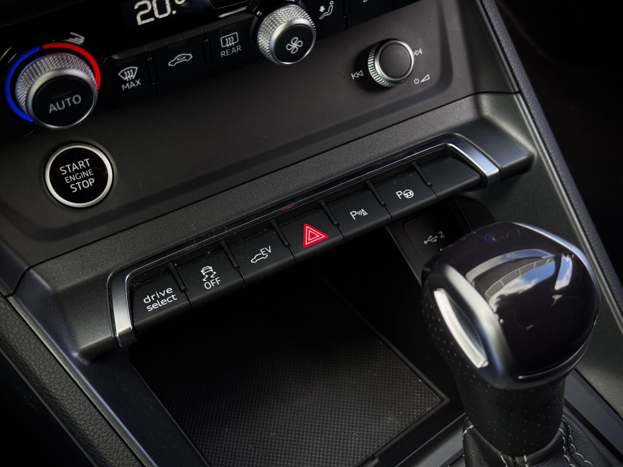 Audi Q3 — foto 28