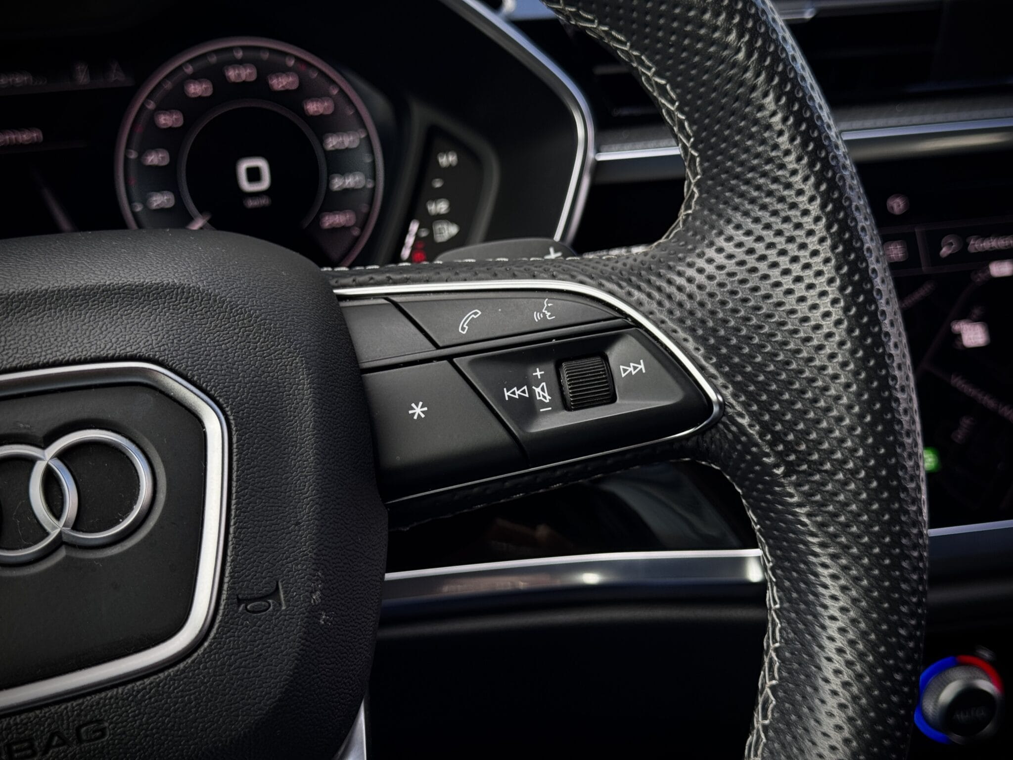 Audi Q3 — foto 36