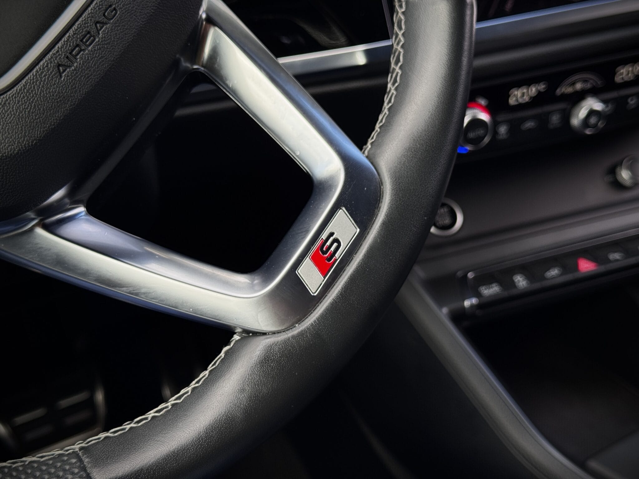 Audi Q3 — foto 38