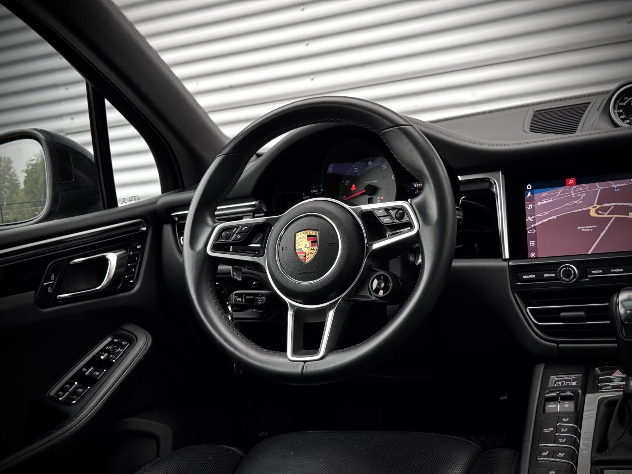 Porsche Macan — foto 52