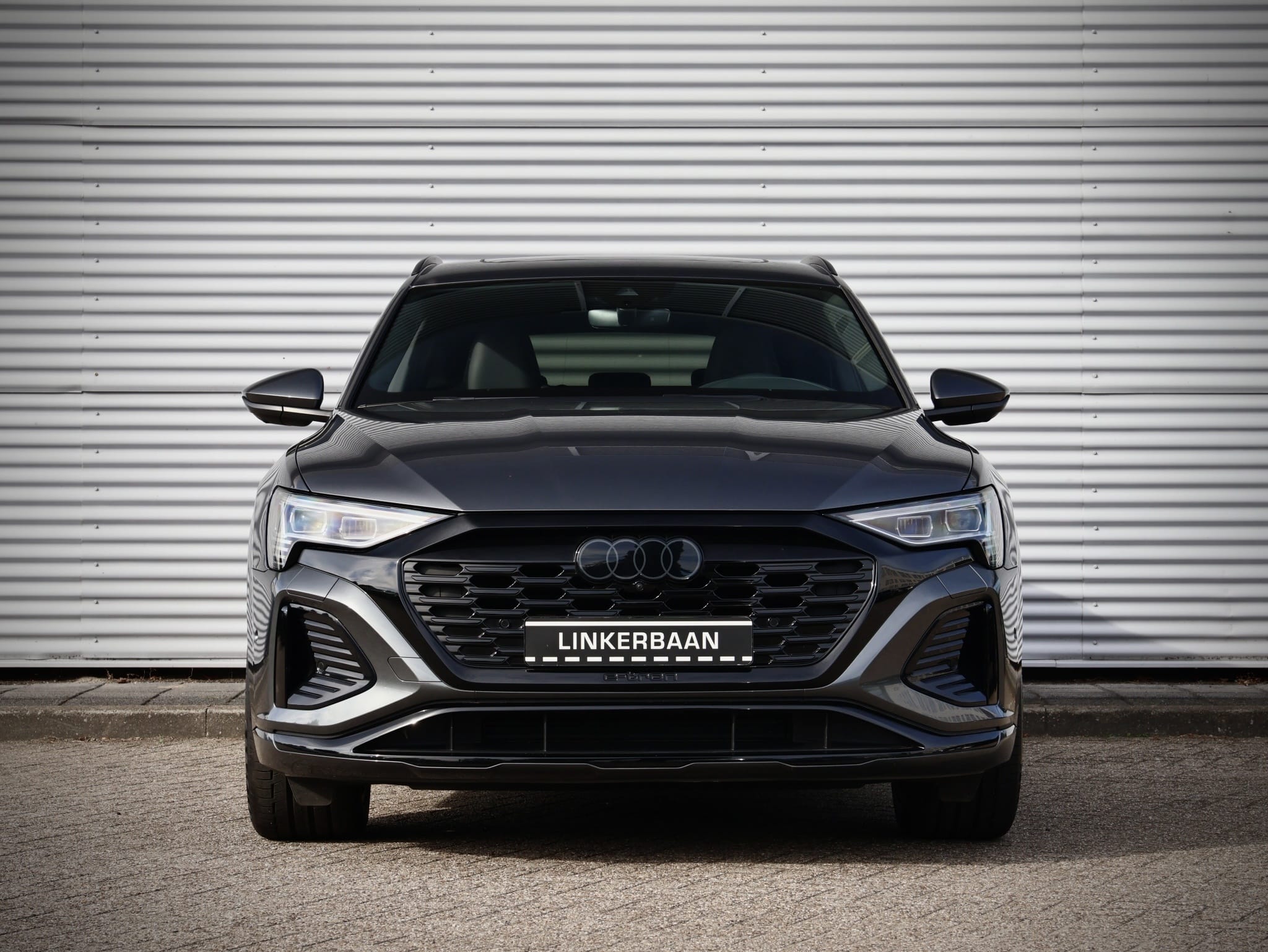 Audi Q8 Sportback e-tron — foto 12