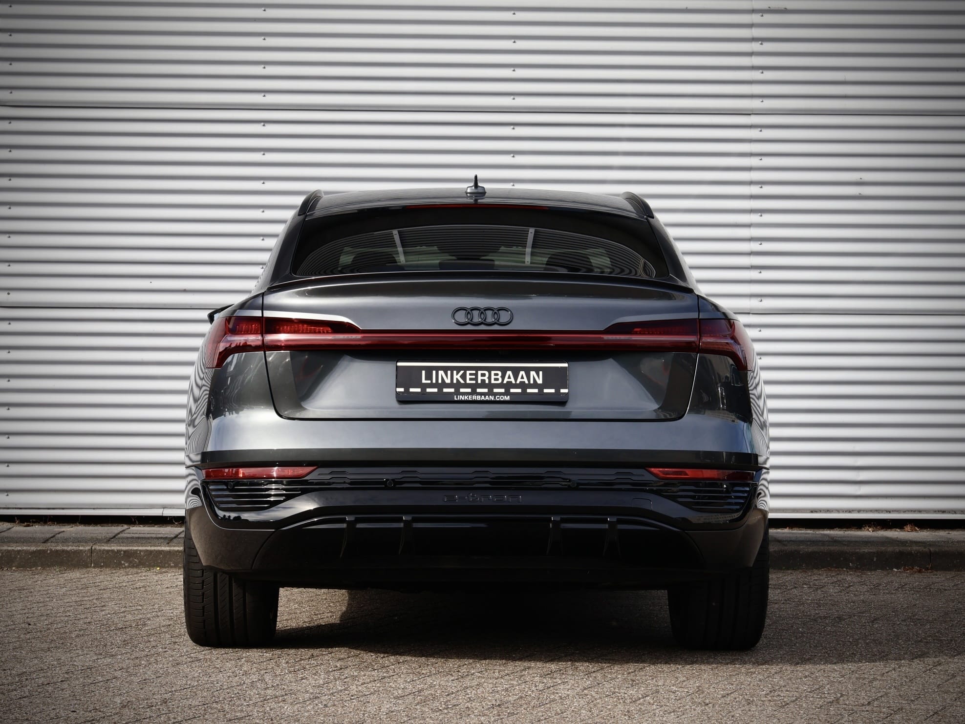 Audi Q8 Sportback e-tron — foto 13