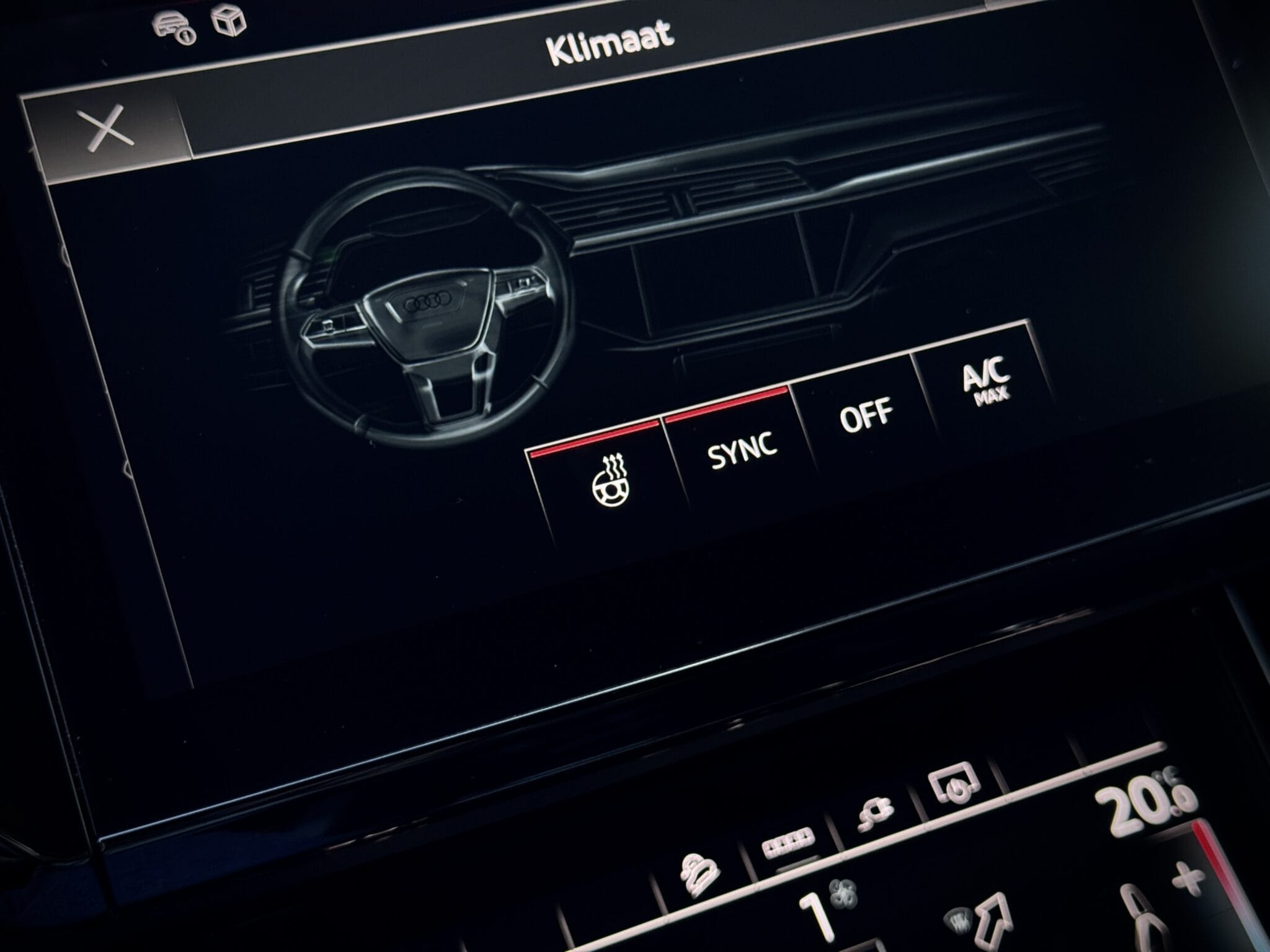 Audi Q8 Sportback e-tron — foto 46