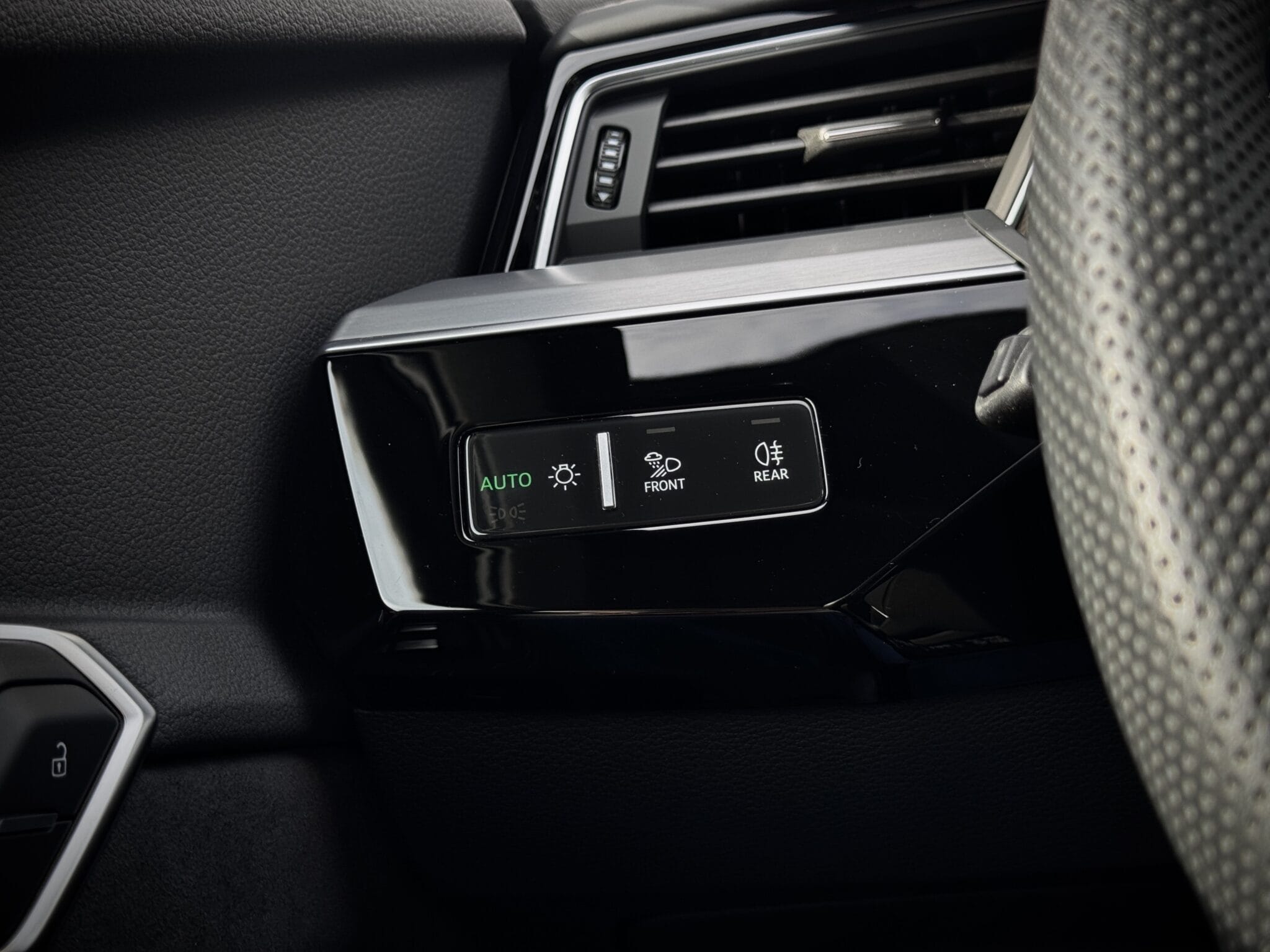 Audi Q8 Sportback e-tron — foto 47
