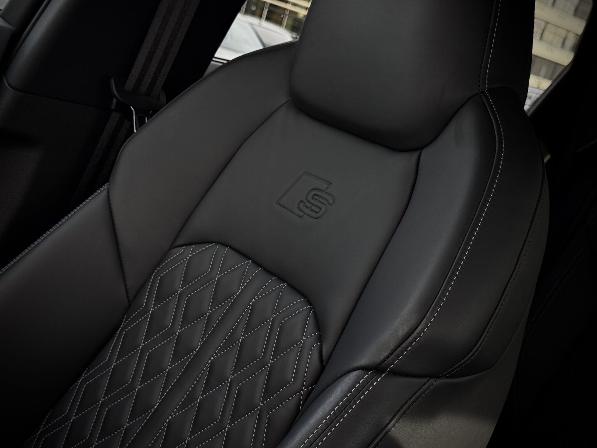 Audi Q8 Sportback e-tron — foto 49