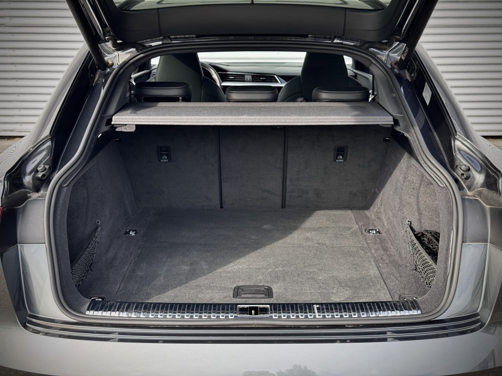 Audi Q8 Sportback e-tron — foto 61